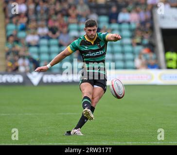 Northampton ANGLETERRE - 16 2023 septembre : James Grayson (c) de Northampton Saints lors du match entre Northampton Saints et Cambridge Rugby au Cinch Stadium Franklinn’s Gardens. Northampton Banque D'Images