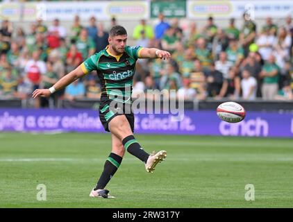 Northampton ANGLETERRE - 16 2023 septembre : James Grayson (c) de Northampton Saints lors du match entre Northampton Saints et Cambridge Rugby au Cinch Stadium Franklinn’s Gardens. Northampton Banque D'Images