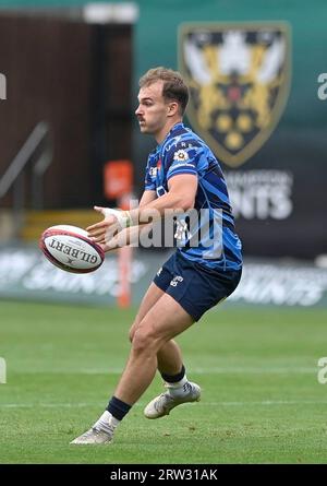 Northampton ANGLETERRE - 16 2023 septembre : Joe Green de Cambridge obtient le ballon pendant le match entre Northampton Saints et Cambridge Rugby au Cinch Stadium Franklin Gardens. Northampton Banque D'Images