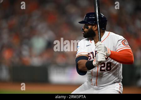 Le premier joueur de baseball des Astros de Houston, Jon Singleton (28), a battu en fin de deuxième manche du match de MLB entre les Athletics d'Oakland et les Houst Banque D'Images