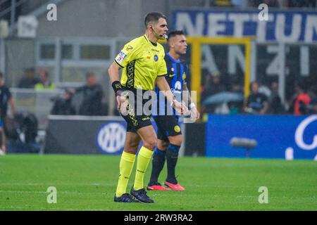 Milan, Italie. 16 septembre 2023. Simone Sozza, arbitre lors du championnat italien Serie A match de football entre le FC Internazionale et l'AC Milan le 16 septembre 2023 au stade Giuseppe Meazza de Milan, Italie - photo Morgese-Rossini/DPPI crédit : DPPI Media/Alamy Live News Banque D'Images