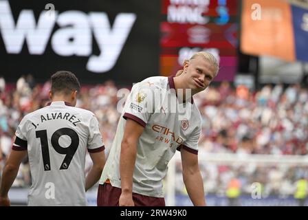 Londres, Royaume-Uni. 16 septembre 2023. Erling Haaland de Manchester City célèbre après avoir marqué le 3e but de son équipe. Match de Premier League, West Ham Utd v Manchester City au London Stadium, Queen Elizabeth Olympic Park à Londres le samedi 16 septembre 2023. Cette image ne peut être utilisée qu'à des fins éditoriales. Usage éditorial seulement photo de Sandra Mailer/Andrew Orchard photographie sportive/Alamy Live News crédit : Andrew Orchard photographie sportive/Alamy Live News Banque D'Images