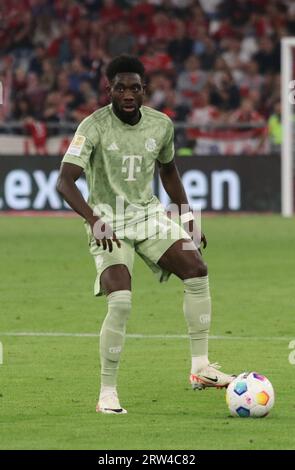 MUNICH, Allemagne. , . 19 Alphonso DAVIS lors du match de Bundesliga entre le FC Bayern Muenchen et LE BAYER 04 LEVERKUSEN à l'Allianz Arena de Munich en 15. Septembre 2023, Allemagne. DFL, Fussball, 2:2, (photo et copyright @ ATP images/Arthur THILL (THILL Arthur/ATP/SPP) crédit : SPP Sport Press photo. /Alamy Live News Banque D'Images
