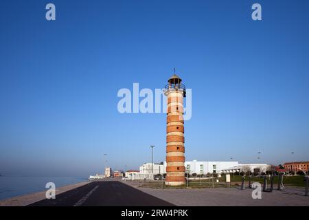 Faux phare de Belem au bord du fleuve Tage à Lisbonne, Portugal Banque D'Images