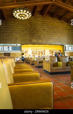 Los Angeles, États-Unis, 14 juillet : intérieur art déco restauré de Union Station Banque D'Images