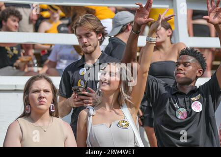 16 SEPTEMBRE 2023 : les étudiants de Southern Miss profitent d'un bel après-midi lors d'un match de football universitaire entre la vague verte de Tulane et les Southern Miss Golden Eagles au stade M.M. Roberts à Hattiesburg, Mississippi. Bobby McDuffie/CSM Banque D'Images