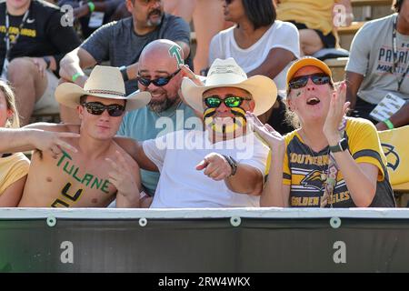 16 SEPTEMBRE 2023 : les supporters de Southern Miss et Tulane profitent d'un match de football universitaire entre la Tulane Green Wave et les Southern Miss Golden Eagles au M.M. Roberts Stadium à Hattiesburg, Mississippi. Bobby McDuffie/CSM Banque D'Images