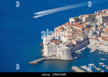 Fort St. John à l'entrée du vieux port de Dubrovnik Banque D'Images