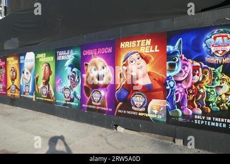 Los Angeles, Californie, États-Unis 14 septembre 2023 The Paw Patrol Mighty Movie Billboard le 14 septembre 2023 à Los Angeles, Californie, États-Unis. Photo de Barry King/Alamy stock photo Banque D'Images