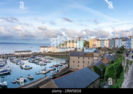 Le port en début de soirée, Tenby, Pembrokeshire, pays de Galles Banque D'Images