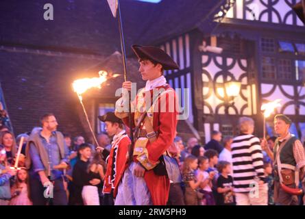 Mayfield, Sussex, Royaume-Uni 16 septembre 2023. L'événement annuel qui se souvient des 4 martyrs protestants locaux brûlés sur le bûcher pour leur foi sous la reine Marie, le 24 septembre 1556. Géré par Mayfield Bonfire Society c'est toujours une soirée spectaculaire dans le centre de la jolie Mayfield. Crédit : Monica Wells/Alamy Live News Banque D'Images