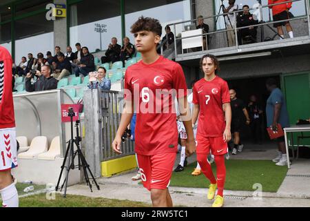 Sint Niklaas, Belgique. 17 septembre 2023. Elyas Bagci de Turquie avant un match de football entre les équipes nationales U16 de Turquie et du Danemark lors d'un mini tournoi U16 le dimanche 17 septembre 2023 à Sint-Niklaas, Belgique. Crédit : Sportpix/Alamy Live News Banque D'Images