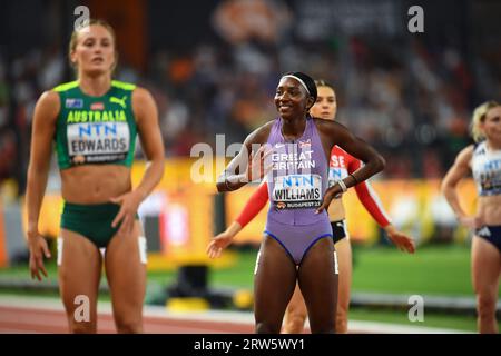 Bianca Williams de GB & ni concourant dans les manches de 4x100m féminines le septième jour des Championnats du monde d’athlétisme au Centre national d’athlétisme de Banque D'Images