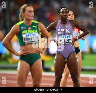 Bianca Williams de GB & ni concourant dans les manches de 4x100m féminines le septième jour des Championnats du monde d’athlétisme au Centre national d’athlétisme de Banque D'Images