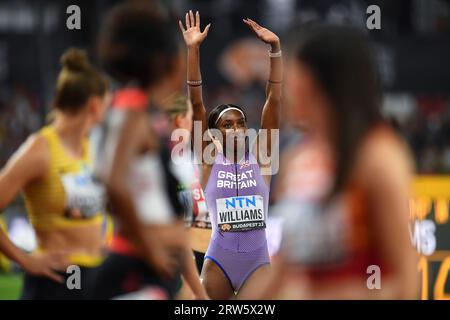 Bianca Williams de GB & ni concourant dans les manches de 4x100m féminines le septième jour des Championnats du monde d’athlétisme au Centre national d’athlétisme de Banque D'Images