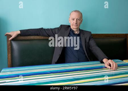 FRANCK LAVAL PROPRIÉTAIRE DE L’HÔTEL SOLAIRE PREMIER HÔTEL ÉCOLOGIQUE, ÉCONOMIQUE ET ACTIVISTE Banque D'Images