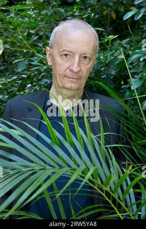 FRANCK LAVAL PROPRIÉTAIRE DE L’HÔTEL SOLAIRE PREMIER HÔTEL ÉCOLOGIQUE, ÉCONOMIQUE ET ACTIVISTE Banque D'Images