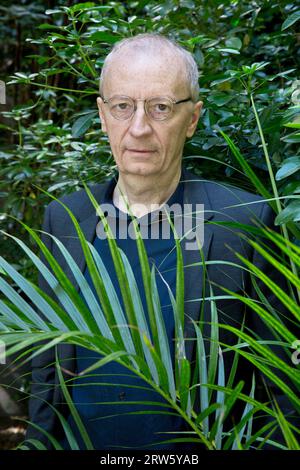 FRANCK LAVAL PROPRIÉTAIRE DE L’HÔTEL SOLAIRE PREMIER HÔTEL ÉCOLOGIQUE, ÉCONOMIQUE ET ACTIVISTE Banque D'Images