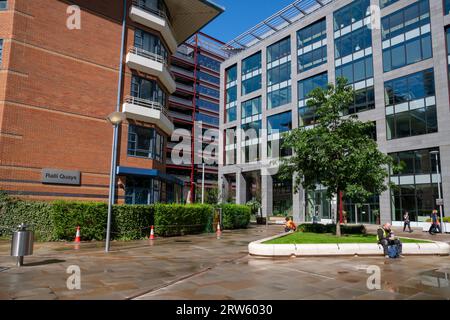 Appartements modernes au bord de la rivière Irwell à Salford, Greater Manchester, Angleterre Banque D'Images