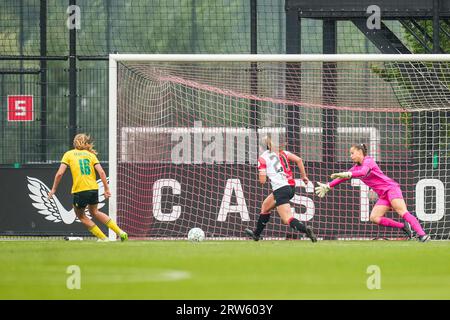 Rotterdam, pays-Bas. 17 septembre 2023. Rotterdam - Jarne Teulings de Fortuna Sittard V1 marque le 1-1 lors du match entre Feyenoord V1 et Fortuna Sittard V1 au Nieuw Varkenoord le 17 septembre 2023 à Rotterdam, pays-Bas. Crédit : photos boîte à boîte/Alamy Live News Banque D'Images