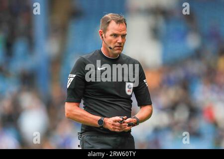 Sheffield, Royaume-Uni. 16 septembre 2023. Arbitre James Linington lors du Sheffield Wednesday FC contre Ipswich Town FC Sky BET Championship EFL match au Hillsborough Stadium, Sheffield, Royaume-Uni le 16 septembre 2023 Credit : Every second Media/Alamy Live News Banque D'Images