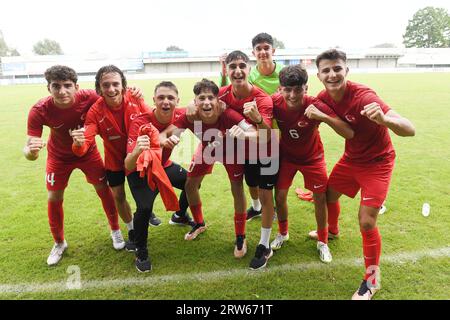 Sint Niklaas, Belgique. 17 septembre 2023. Turquie en photo célébrant après un match de football entre les équipes nationales U16 de Turquie et du Danemark lors d'un mini tournoi U16 le dimanche 17 septembre 2023 à Sint-Niklaas, Belgique . Crédit : Sportpix/Alamy Live News Banque D'Images