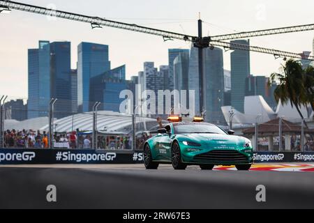 Voiture de sécurité, aston martin Vantage lors du Grand Prix de Singapour de Formule 1 Singapore Airlines 2023, 15e manche du Championnat du monde de Formule 1 2023 du 15 au 17 septembre 2023 sur le circuit Marina Bay Street, à Singapour Banque D'Images