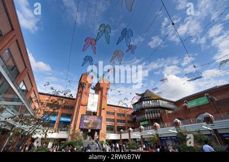 Le Ealing Broadway Centre, actuellement appelé Simply Ealing Broadway, est un centre commercial situé à Ealing, dans l'ouest de Londres Banque D'Images