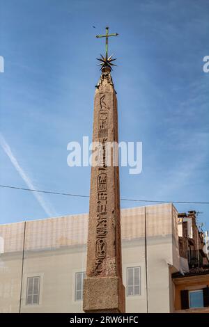 L'obélisque situé à l'extérieur du Panthéon à Rome Banque D'Images