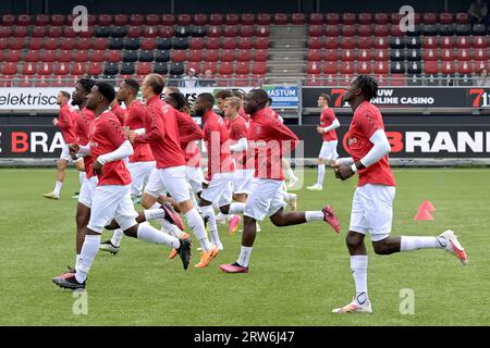 ROTTERDAM - joueurs de l'Almere City FC avant le match néerlandais d'Eredivisie entre le sbv Excelsior et l'Almere City FC au Van Donge & de Roo Stadium le 17 septembre 2023 à Rotterdam, pays-Bas. ANP GERRIT VAN COLOGNE Banque D'Images