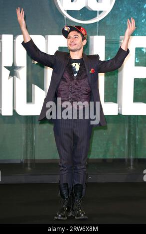 Ezra Miller assiste au photocall de la Ligue de Justice au Collège de Londres. Banque D'Images