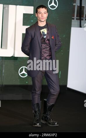 Ezra Miller assiste au photocall de la Ligue de Justice au Collège de Londres. Banque D'Images