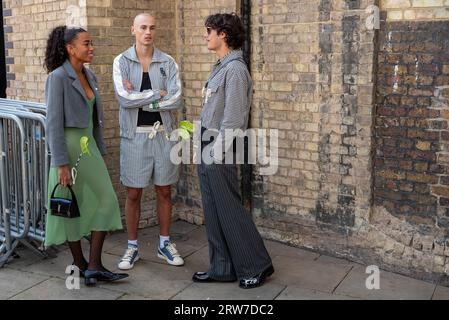 Londres, Royaume-Uni. 16 septembre 2023. Les invités sont vus pendant le jour de la Fashion week de Londres 2. (Image de crédit : © Pietro Recchia/SOPA Images via ZUMA Press Wire) USAGE ÉDITORIAL SEULEMENT! Non destiné à UN USAGE commercial ! Banque D'Images