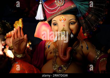 14 septembre 2023, Pune, Maharashtra, photographie de Lord ganapati Idol, Ganesha ou Ganapati en vente à la boutique sur l'événement du festival Ganesh en Inde. Banque D'Images