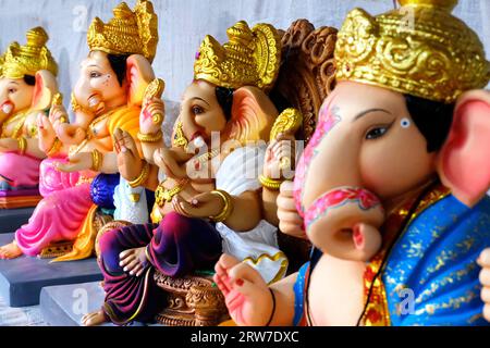 14 septembre 2023, Pune, Maharashtra, photographie de Lord ganapati Idol, Ganesha ou Ganapati en vente à la boutique sur l'événement du festival Ganesh en Inde. Banque D'Images