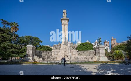 Monument à la Constitution de 1812 sur la Plaza de Espana, Cadix, Espagne le 31 août 2023 Banque D'Images