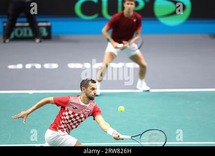 Zagreb, Croatie. 17 septembre 2023. Le Matte Pavic de Croatie en action contre Wesley Koolhof et Matwe Middelkoop des pays-Bas lors de la finale de la coupe Davis 2023, match du Groupe D entre la Croatie et les pays-Bas au Arena Gripe Sports Centre le 17 septembre 2023 à Split, Croatie. Photo : Sanjin Strukic/PIXSELL crédit : Pixsell/Alamy Live News Banque D'Images