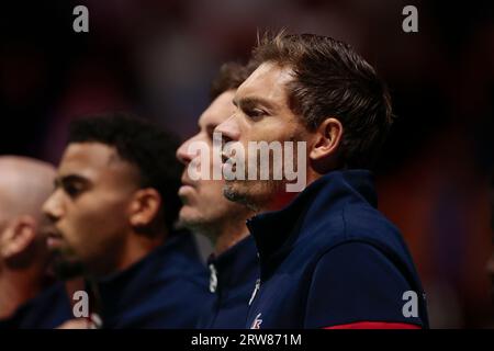 Manchester, Royaume-Uni. 17 septembre 2023. Nicolas Mahut (FRA) chante l'hymne national français avant le match de coupe Davis Grande-Bretagne vs France à Manchester AO Arena, Manchester, Royaume-Uni, le 17 septembre 2023 (photo de Conor Molloy/News Images) à Manchester, Royaume-Uni le 9/17/2023. (Photo de Conor Molloy/News Images/Sipa USA) crédit : SIPA USA/Alamy Live News Banque D'Images