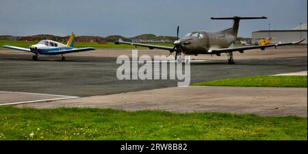 Une journée chargée à l'aéroport de Blackpool, Blackpool, Lancashire, Royaume-Uni, Europe Banque D'Images