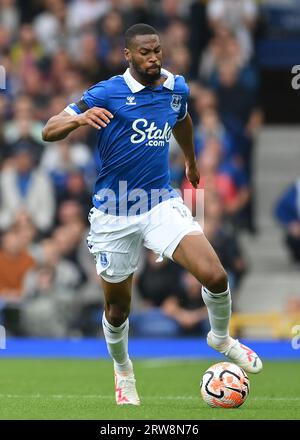 Liverpool, Royaume-Uni. 17 septembre 2023. Beto d'Everton avec le ballon pendant le match de Premier League à Goodison Park, Liverpool. Le crédit photo devrait être : Gary Oakley/Sportimage crédit : Sportimage Ltd/Alamy Live News Banque D'Images