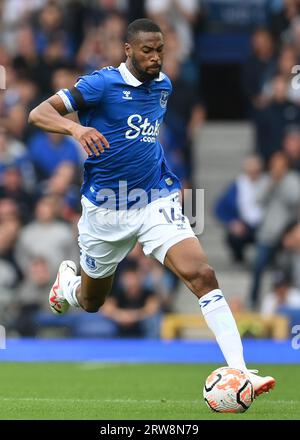 Liverpool, Royaume-Uni. 17 septembre 2023. Beto d'Everton avec le ballon pendant le match de Premier League à Goodison Park, Liverpool. Le crédit photo devrait être : Gary Oakley/Sportimage crédit : Sportimage Ltd/Alamy Live News Banque D'Images