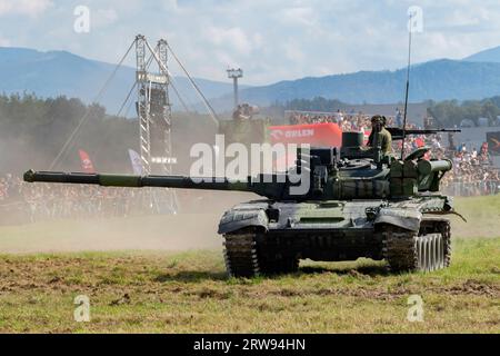 Char T-72M4CZ aux Journées OTAN 2023 à Ostrava, République tchèque Banque D'Images