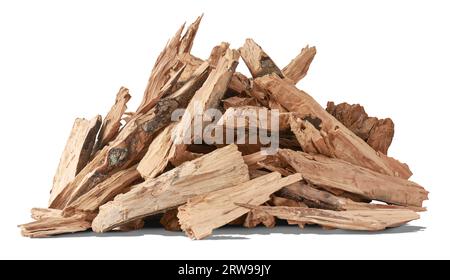 pile de morceaux de bois de chauffage coupés, bois dur assaisonné préparé pour être utilisé comme combustible dans les foyers, les poêles à bois ou les foyers extérieurs, source commune de chaleur Banque D'Images