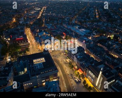 Amsterdam, 16 septembre 2023, pays-Bas, vue aérienne drone de la Leidseplein, zone de divertissement Leidsesquare à Amsterdam. Banque D'Images