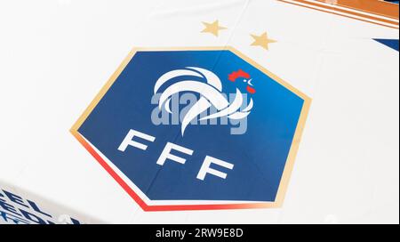 Bordeaux , France - 09 17 2023 : fff fédération française de football france logo marque et signe Fédération française de football avec les deux s. Banque D'Images