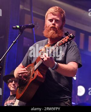 Nashville, États-Unis. 17 septembre 2023. Oliver Anthony sur scène au Tootsie's Orchid Lounge Annual Birthday Bash tenu à Broadway à Nashville, TN. © Tammie Arroyo/AFF-USA.com crédit : AFF/Alamy Live News Banque D'Images