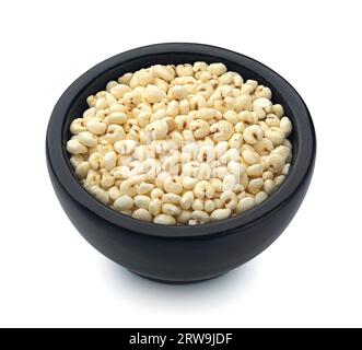 Millet soufflé isolé sur fond blanc Banque D'Images