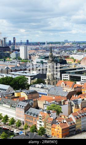 Une vue de l'Église chrétienne de l'Église de notre Sauveur à Copenhague, Danemark. Banque D'Images