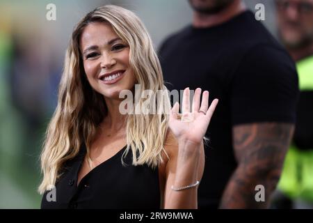 Diletta Leotta, jounaliste de DAZN Italia, regarde pendant le match de football Serie A entre le FC Internazionale et l'AC Milan au Stadio Giuseppe Meazza le 16 2023 septembre à Milan Italie . Banque D'Images