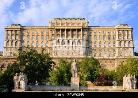 Château de Buda (Palais Royal) vue arrière, façade de style baroque du 18e siècle à Budapest, Hongrie Banque D'Images